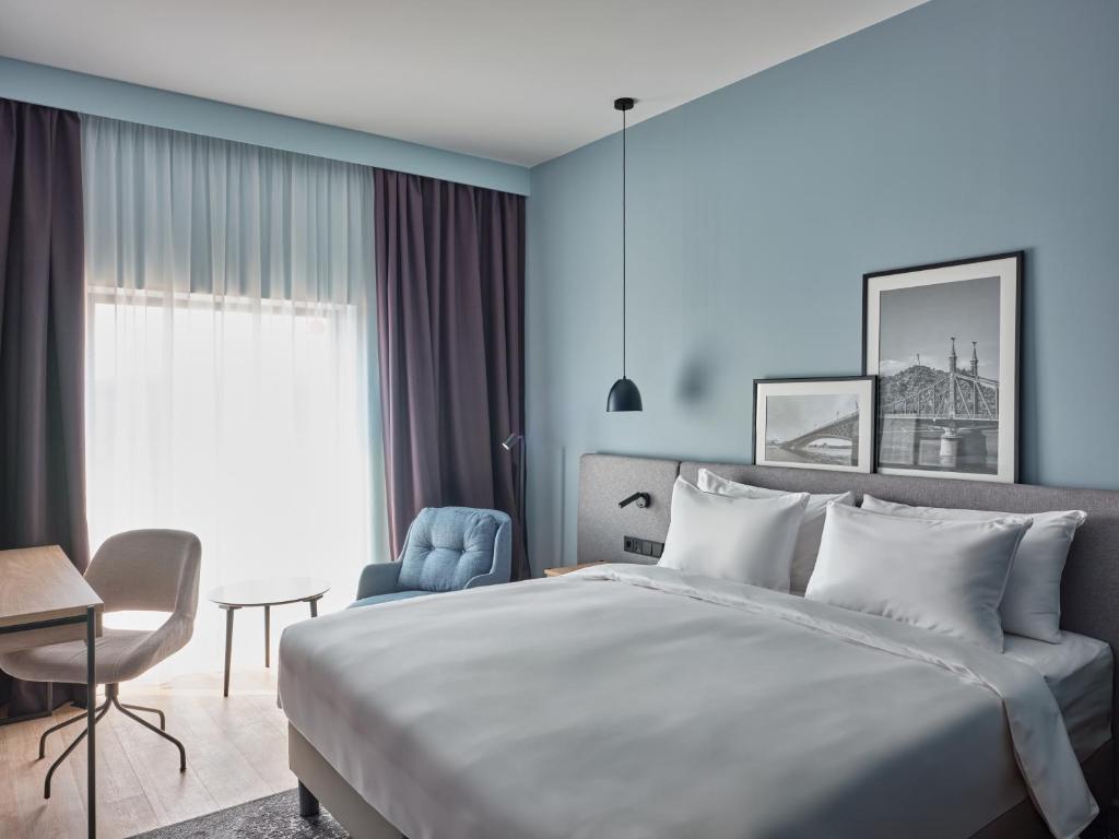 Radisson 2